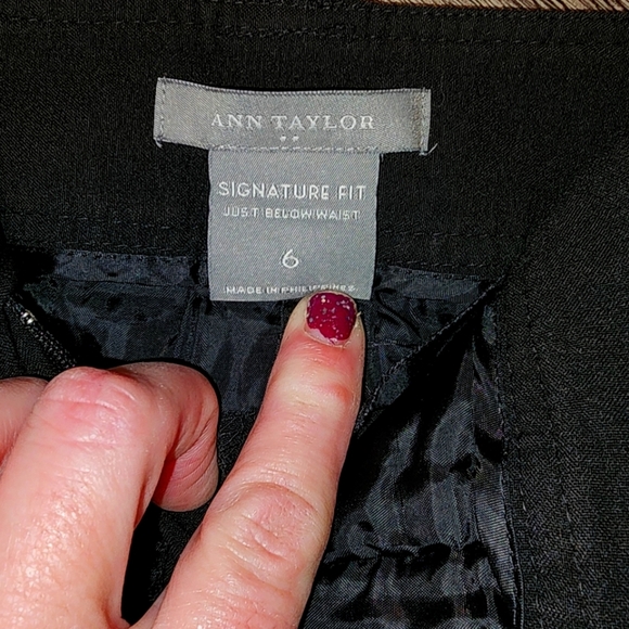 Ann Taylor Women's slacks signature fit - Picture 3 of 9